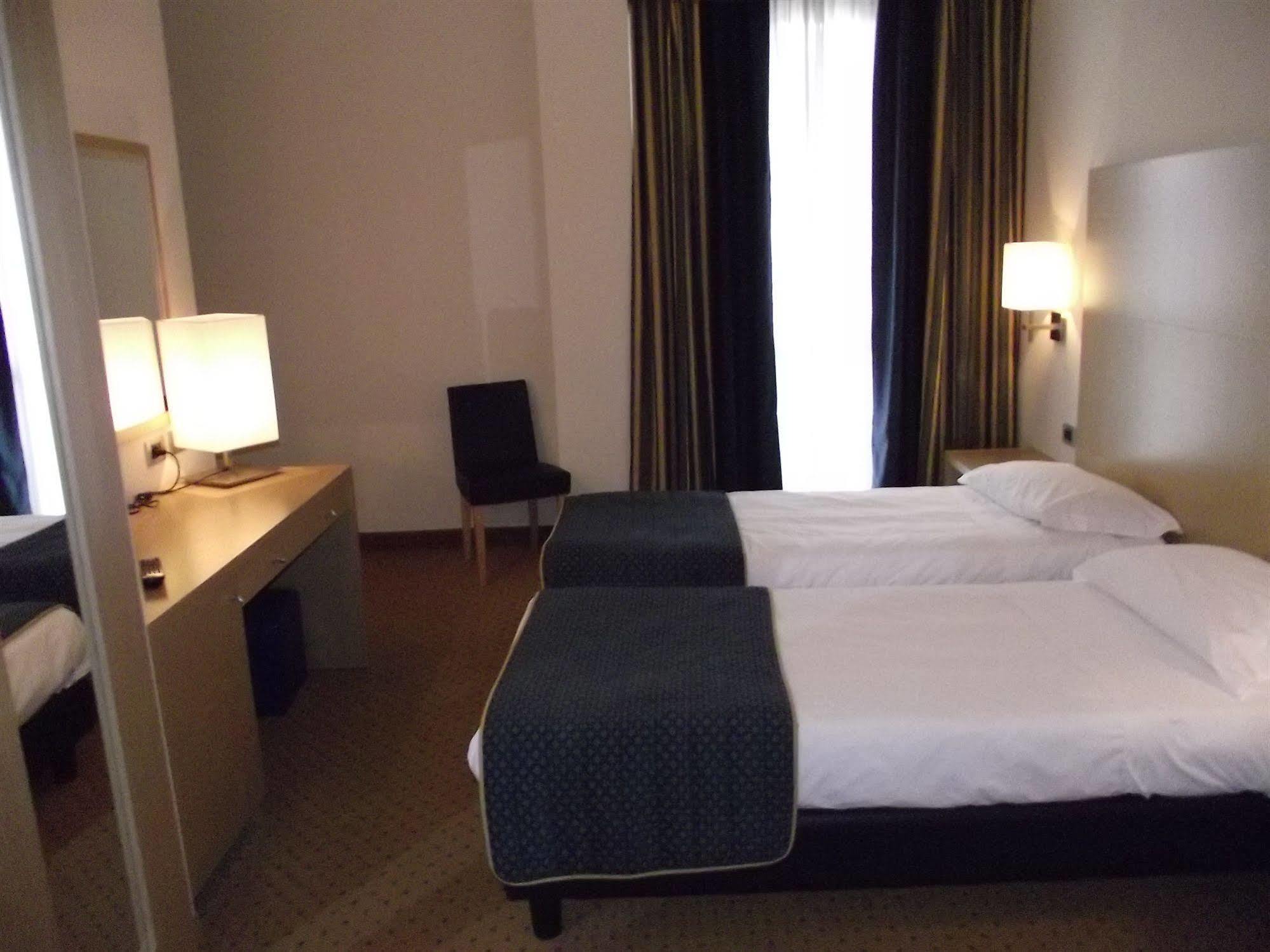 Hotel Ventolosa Villa dʼAlmè Екстериор снимка