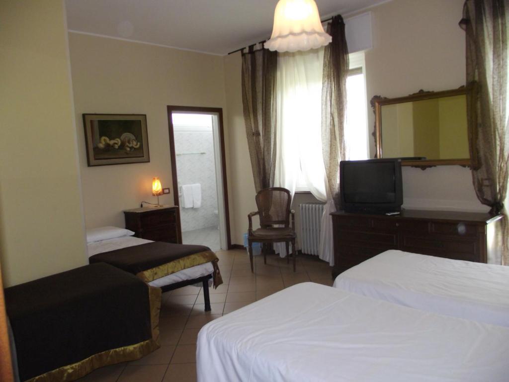 Hotel Ventolosa Villa dʼAlmè Стая снимка